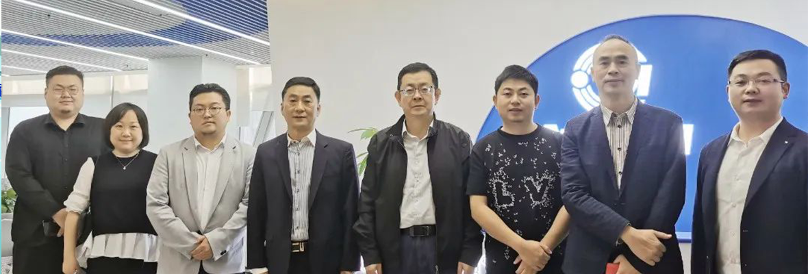 深圳市政协贾兴东主任，深创投集团万筱宁书记等一行领导莅临创贸集团深圳总部参观指导